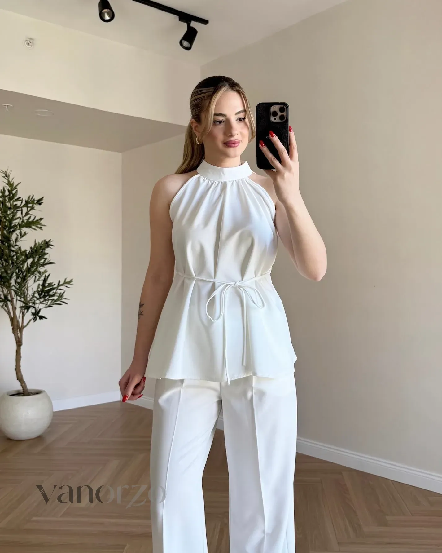 أنسومبل هالتر أنيق: لمسة فخمة لمناسباتك